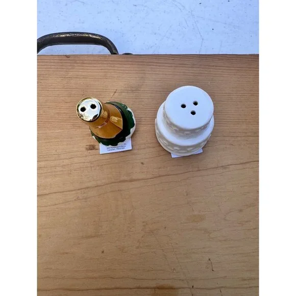 Cracker Barrel Wedding Cake Champagne Salt Pepper Shakers Set New - Picture 3 of 7